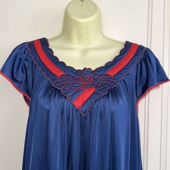 Vtg 60s/70s Shadowline navy blue & red nylon robe & nightgown set/embroidered - Picture 7 of 10